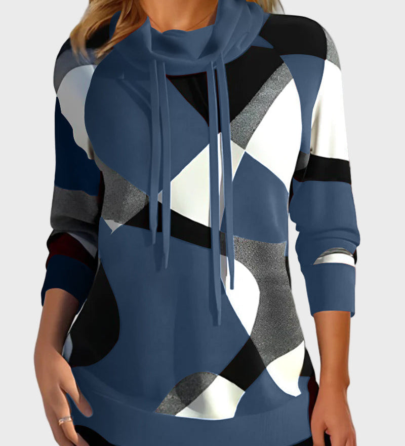 Плетена блуза с артистичен дизайн и качулка