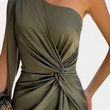 Габриела Асиметрична Рокля с Драпиране на Едно Рамо