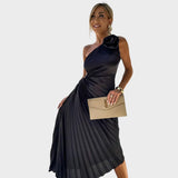 Ника - Елегантна Рокля с Набръчкани Рамена