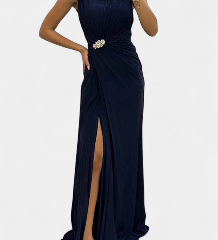 Емилия Макси Рокля с Плисировки и Страничен Изрез