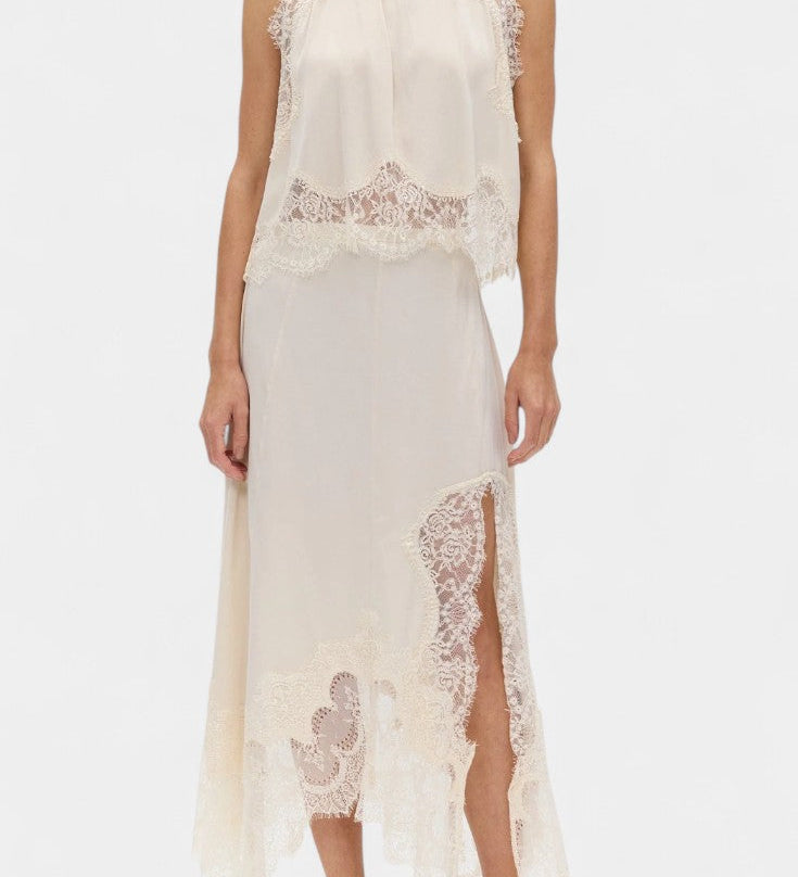 Нада Миди Пола с Дантелени Детайли и Асиметричен Подгъв