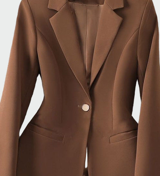 Сако в модерна елегантна линия